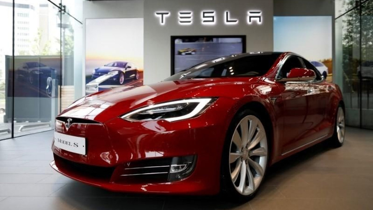 Tesla otomobiller Türkiye'ye geliyor! thumbnail