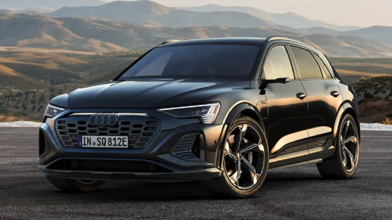 Audi'nin yeni elektrikli SUV'u: 2024 Audi Q8 e-tron tanıtıldı!