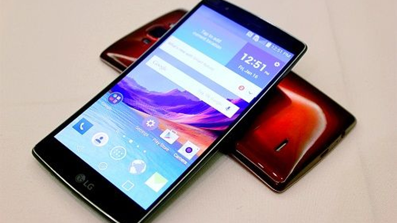 Lg купить в хабаровске. LG смартфон 2015 года. LG G Flex 2. Смартфон LG изогнутый 2015. LG mobile 2023.