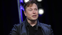 Elon Musk bu yeni telefona modeline hayran kaldı!