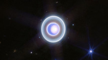 Webb teleskopunun yeni Uranüs görüntüsü başka bir boyuta açılan bir portal gibi görünüyor