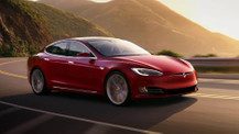 Tesla telefon günceller gibi otomobil güncelliyor, peki bu sefer listede ne gibi özellikler var?