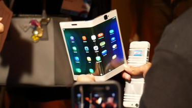 Huawei ilk 5G destekli katlanabilir telefonunu duyurdu!