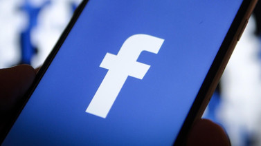Facebook'tan şifre skandalı!