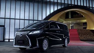 Lüks minivan Lexus LM tanıtıldı