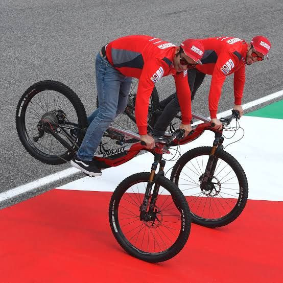 Ducati üç yeni elektrikli bisiklet modelini tanıttı - Resim: 1