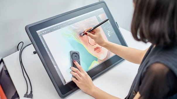 Profesyonel anlamda çizim yapabileceğiniz en iyi tablet : Wacom Cintiq 16 - Resim: 1