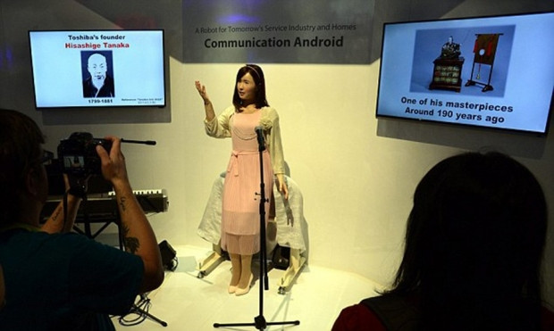 Toshiba insansı robotunu CES 2015'te tanıttı - Resim: 1