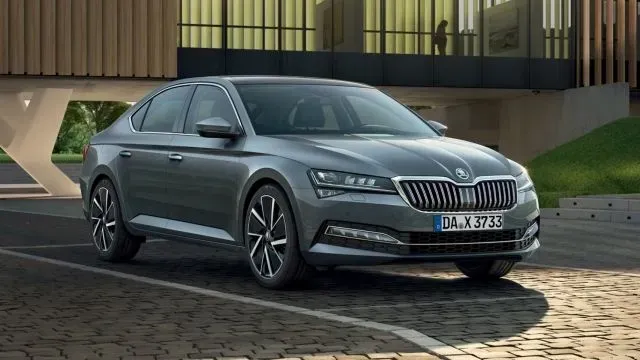 2020 Skoda Superb güncel fiyat listesi! Şimdi Passat düşünsün - Resim: 1