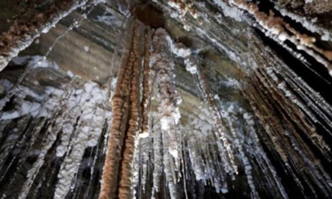 Dünyanın en uzun tuz mağarası! - Resim : 1