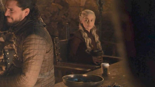 Game of Thrones'taki Starbucks bardağı alay konusu oldu! - Resim : 1