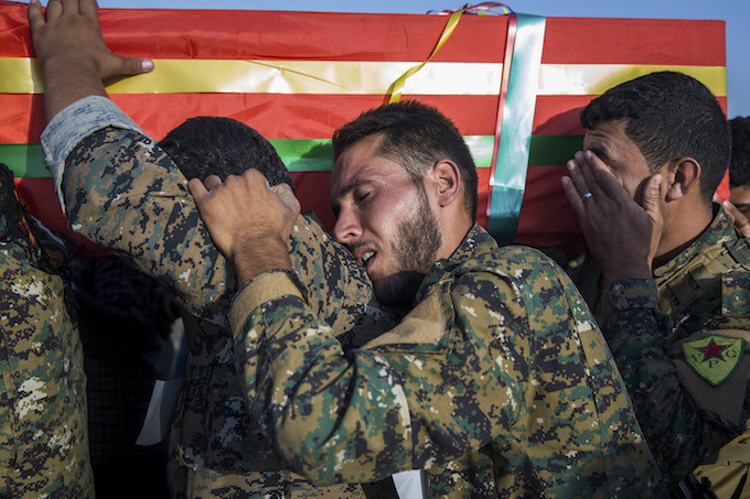 Sony fotoğraf ödüllerinde YPG skandalı - Resim : 1