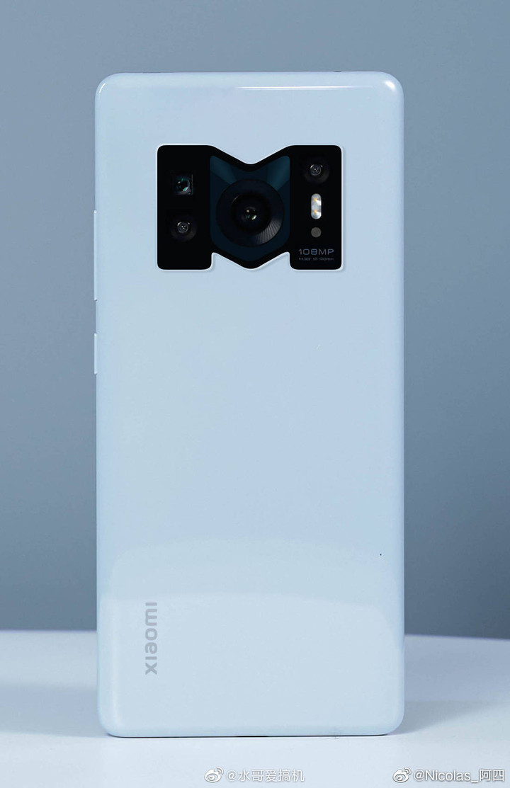 Xiaomi 12'den "M" tasarımlı kamera modülü! - Resim : 1