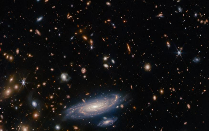 James Webb teleskobu bir milyar ışıkyılı uzaklıkta, Samanyolu benzeri bir galaksi görüntüledi - Resim : 1