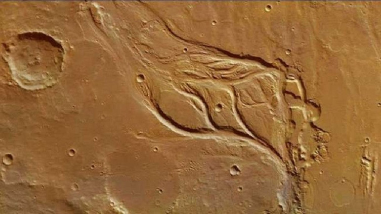 Mars'ta büyük nehirler keşfedildi! - Resim : 1