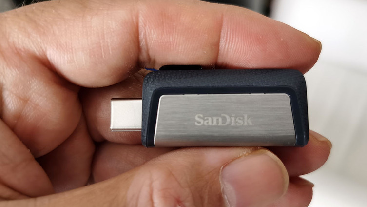 Çok yönlü USB bellek: SanDisk Ultra Dual Drive Type-C - Resim : 1