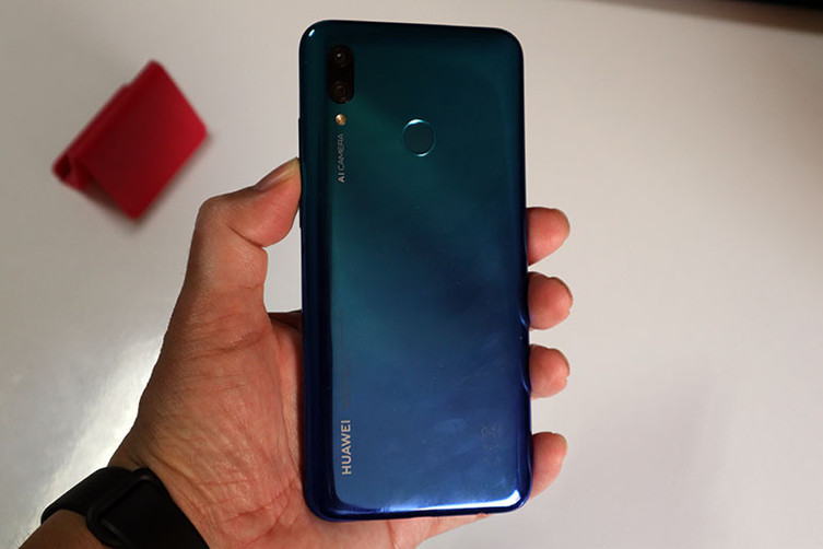Huawei P smart 2019 inceledik! (video) - Resim : 2
