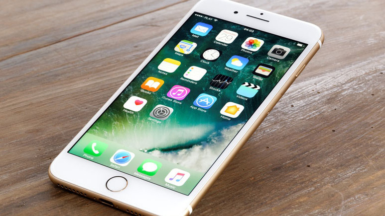 iPhone'u yavaşlayan kullanıcı Apple'dan 1 Trilyon talep etti!