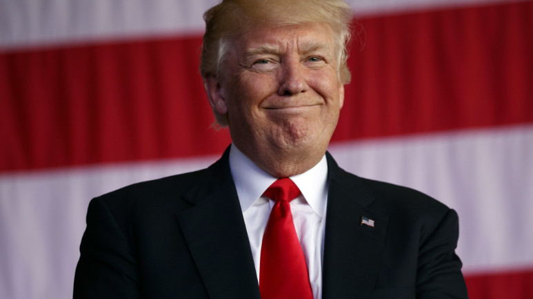 Trump, Twitter'ın yeni kurallarından muaf tutuluyor