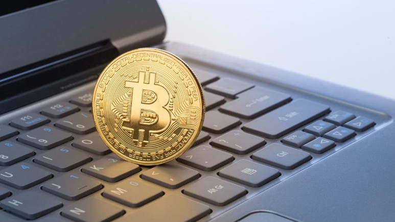 Çocuğunun adını Bitcoin koydu