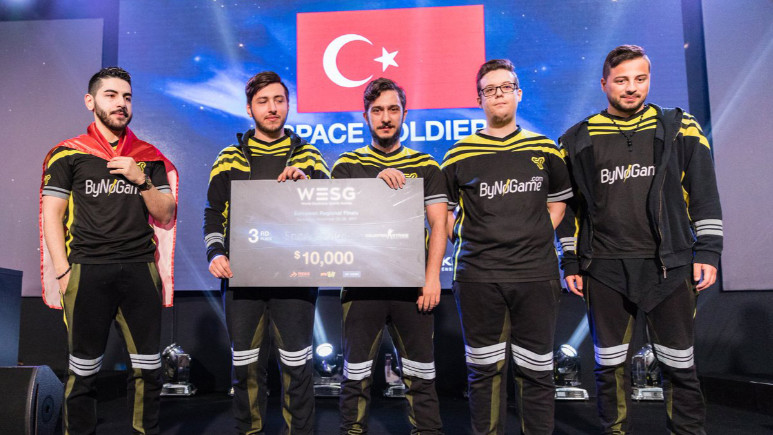 Space Soldiers sticker’larını Steam pazarından alabileceğiz