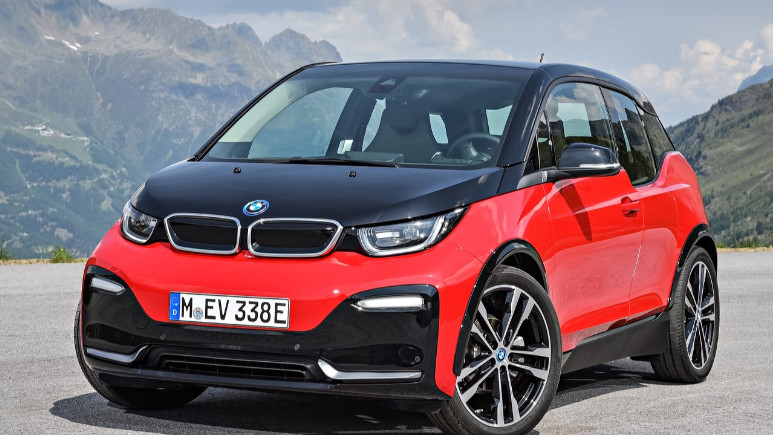 BMW 2018 yılına çifte zaferle başladı!