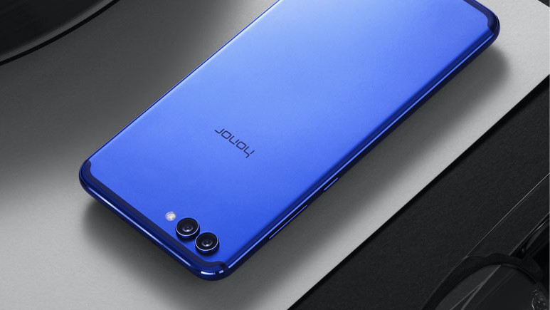 Honor'un ilk AI telefonu Honor View 10 CES 2018'de sergilendi