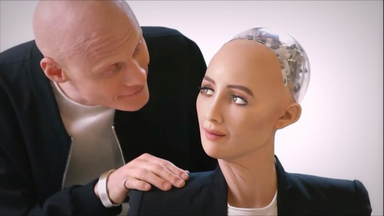 İlk vatandaş robot Sophia'nin artık bedeni var