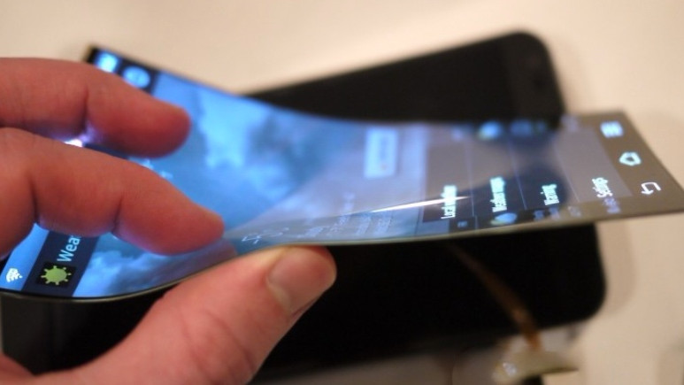 LG'den katlanabilir telefon geliyor!