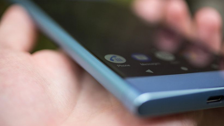 5 inç ekranlı Sony Xperia akıllı telefon ortaya çıktı
