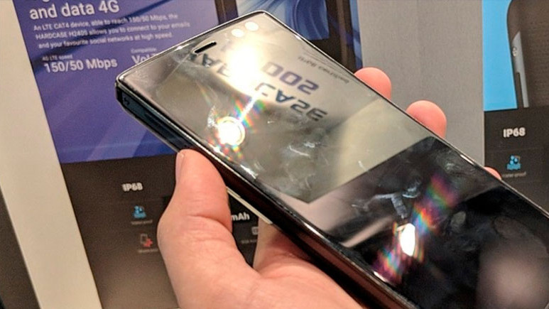 Dünyanın en büyük piline sahip akıllı telefon tanıtıldı