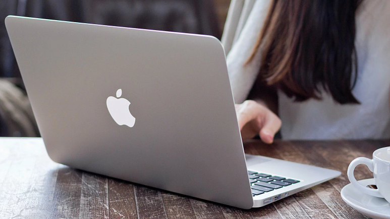 Uygun fiyatlı MacBook modeli gelebilir!