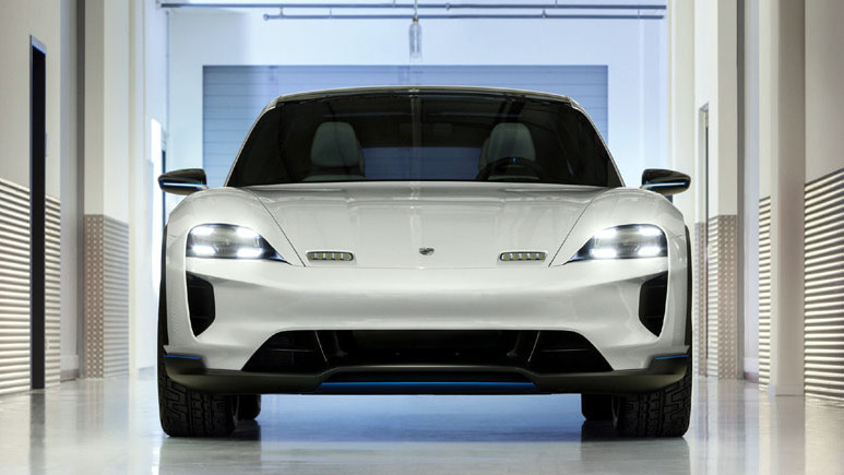 Porcshe'un Tesla'ya yanıtı: Mission E Cross Turismo