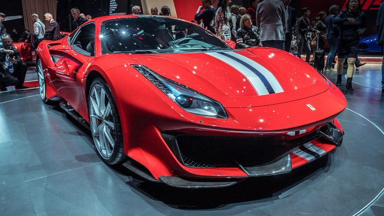 Ferrari'den Porsche'ye jet yanıt: 488 Pista!
