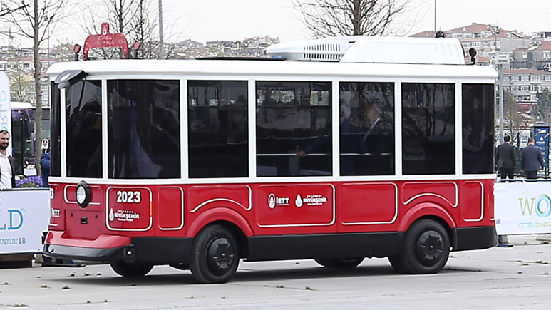 İETT sürücüsüz aracını tanıttı