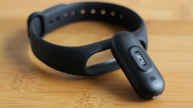 BİM'den uygun fiyata Xiaomi Mi Band 2!