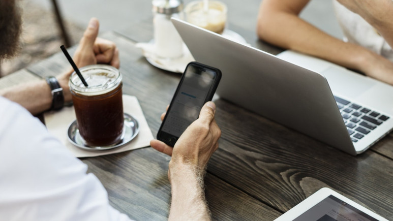 Bütçe dostu Samsung Galaxy On8 duyuruldu!