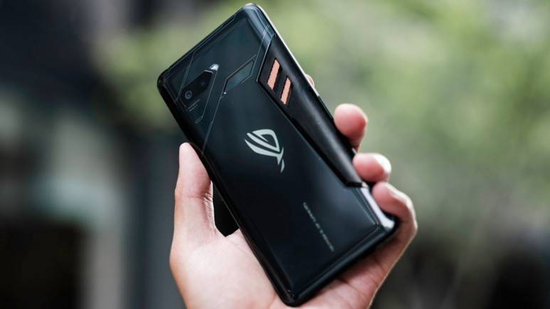 ASUS ROG Phone fiyatı dudak uçuklatacak cinsten!