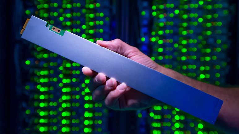 Intel'den cetvel gibi SSD