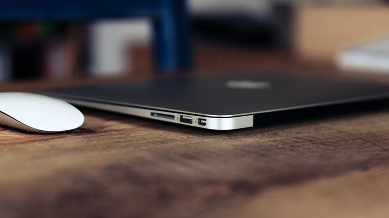 Apple'dan bütçe dostu MacBook geliyor!