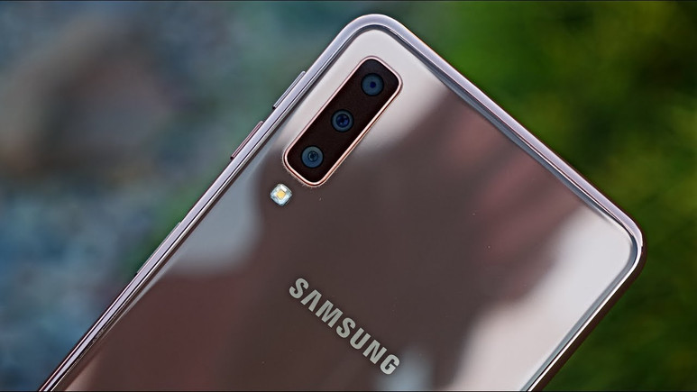 Samsung Galaxy A7 Türkiye fiyatı belli oldu!