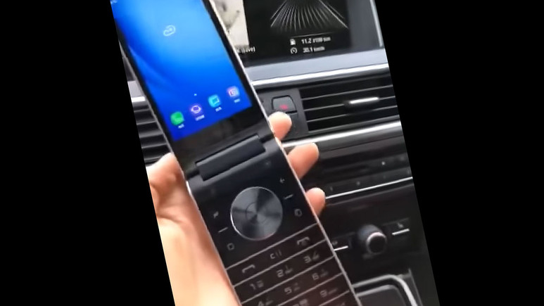 Samsung'un kapaklı telefonu ortaya çıktı