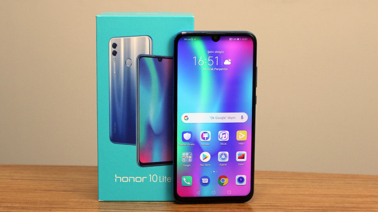 Honor 10 Lite kutudan çıkıyor (video)