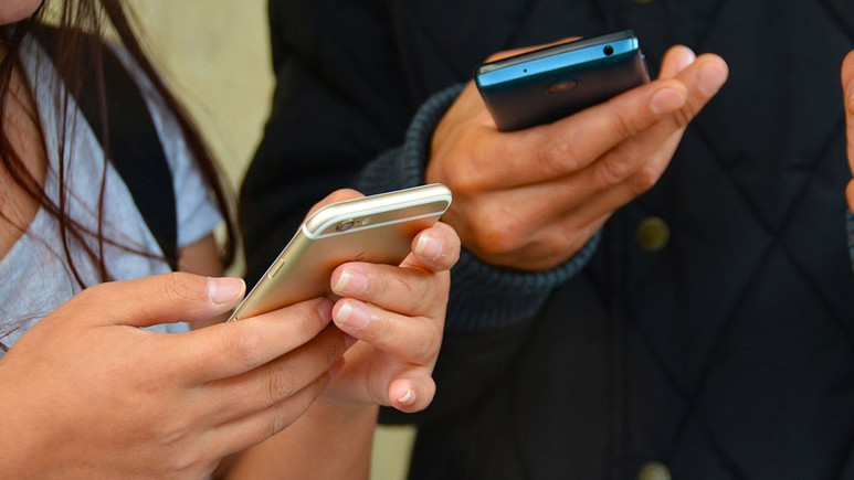 Cep telefonu taksit düzenlemesinden vazgeçildi