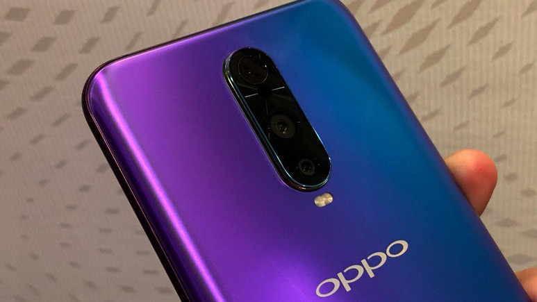 OPPO 10x optik zoom teknolojisini duyurdu!