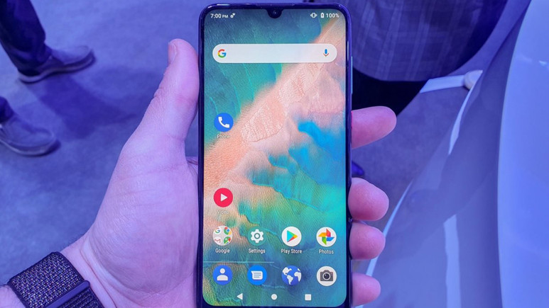 ZTE Blade V10 ön kamerası ile dikkat çekiyor!