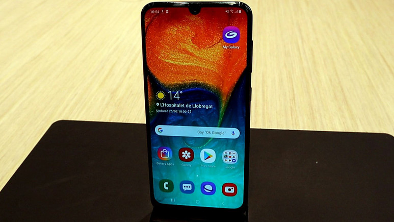 Uygun fiyatlı Samsung Galaxy A30 elimizde! (video)