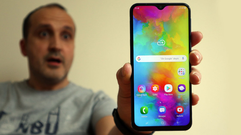 1799 TL'lik Samsung Galaxy M20 kutudan çıkıyor! (video)