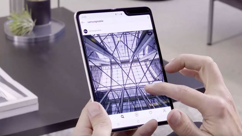 Samsung Galaxy Fold'un ekranı ücretsiz değiştirilebilecek