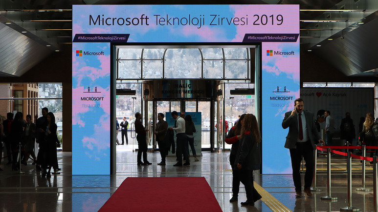 Microsoft Teknoloji Zirvesi 2019'u ziyaret ettik (video)